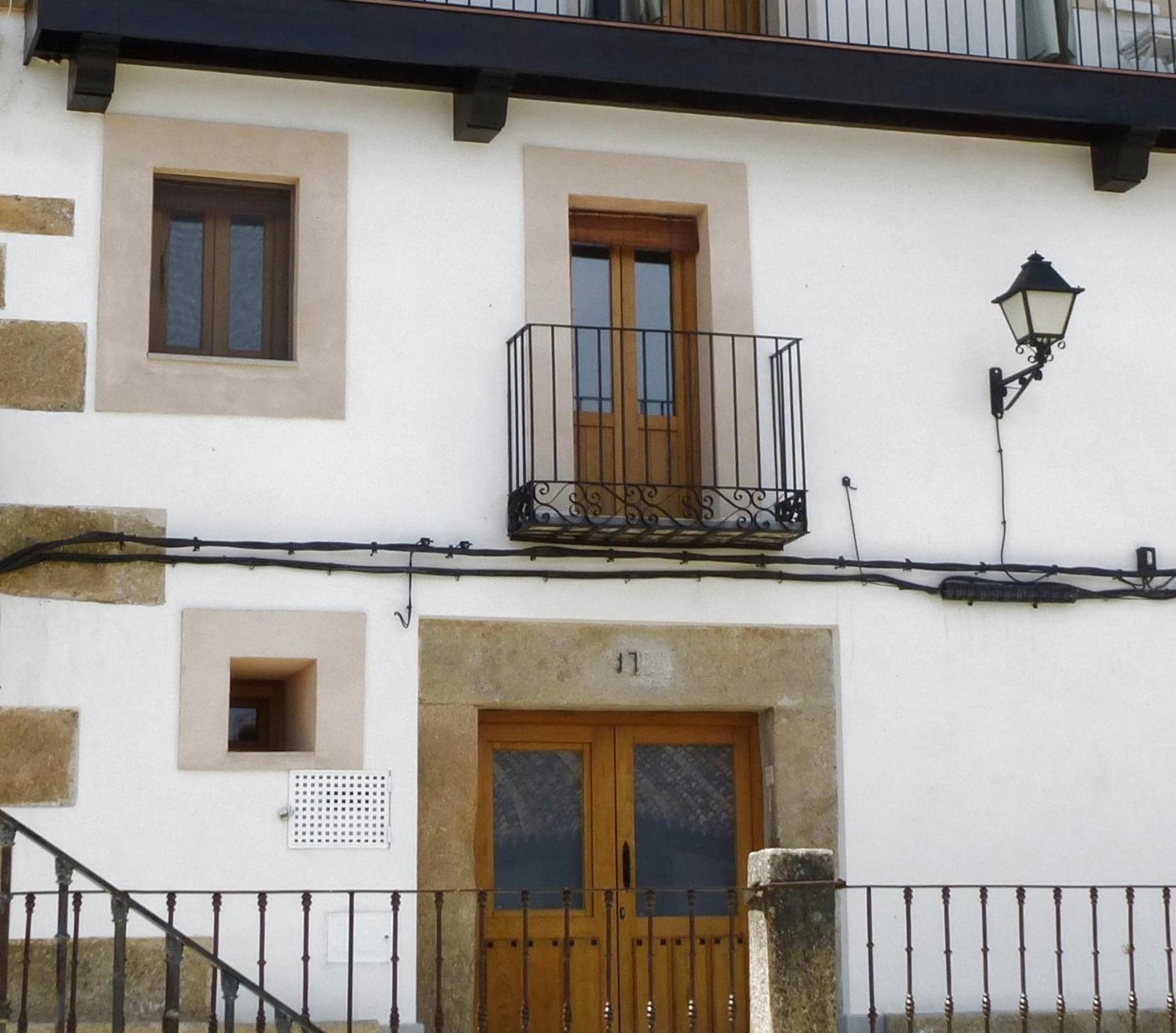 Apartamentos Rurales Entre Fuentes 쿠아코스 데 유스테 외부 사진